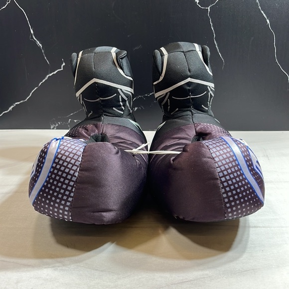 Marvel Avengers Kid’s Slippers Black/White sz 4/5(L) - Picture 3 of 7